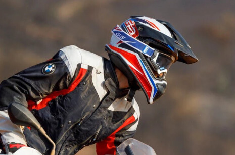 BMW MOTORRAD RIDER EQUIPMENT. SEGURIDAD EN TODO MOMENTO.